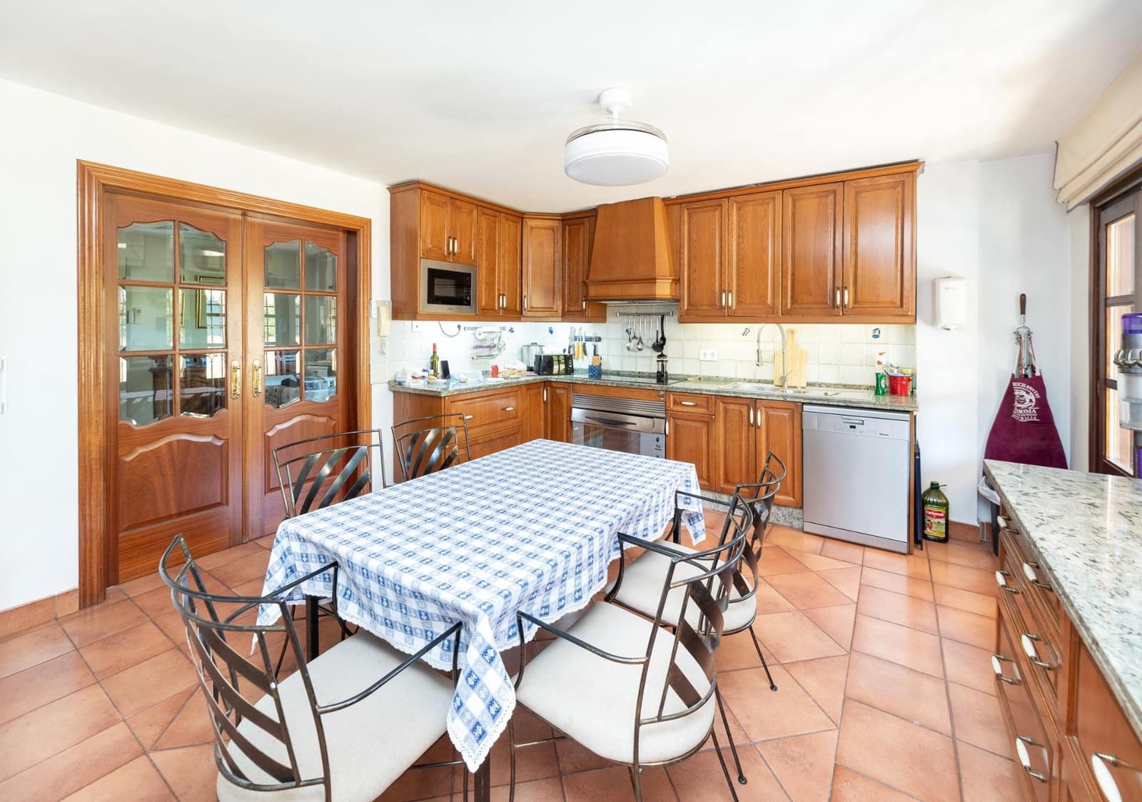 5 sypialnia Willa na sprzedaż w Cajar z basenem garażem - 495 000 € (Ref: 10041328)