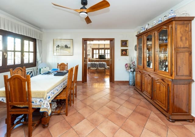5 sypialnia Willa na sprzedaż w Cájar z basenem garażem - 495 000 € (Ref: 10041328)