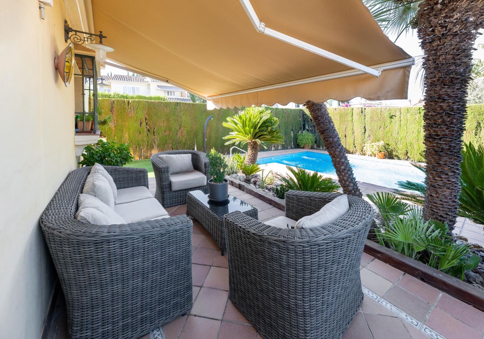 5 sypialnia Willa na sprzedaż w Cajar z basenem garażem - 495 000 € (Ref: 10041328)