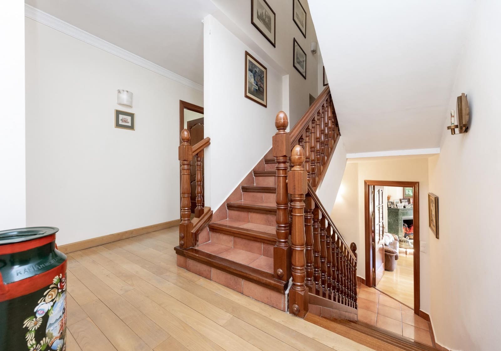 5 sypialnia Willa na sprzedaż w Cajar z basenem garażem - 495 000 € (Ref: 10041328)