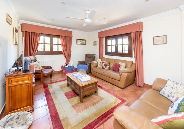 5 sypialnia Willa na sprzedaż w Cájar z basenem garażem - 495 000 € (Ref: 10041328)