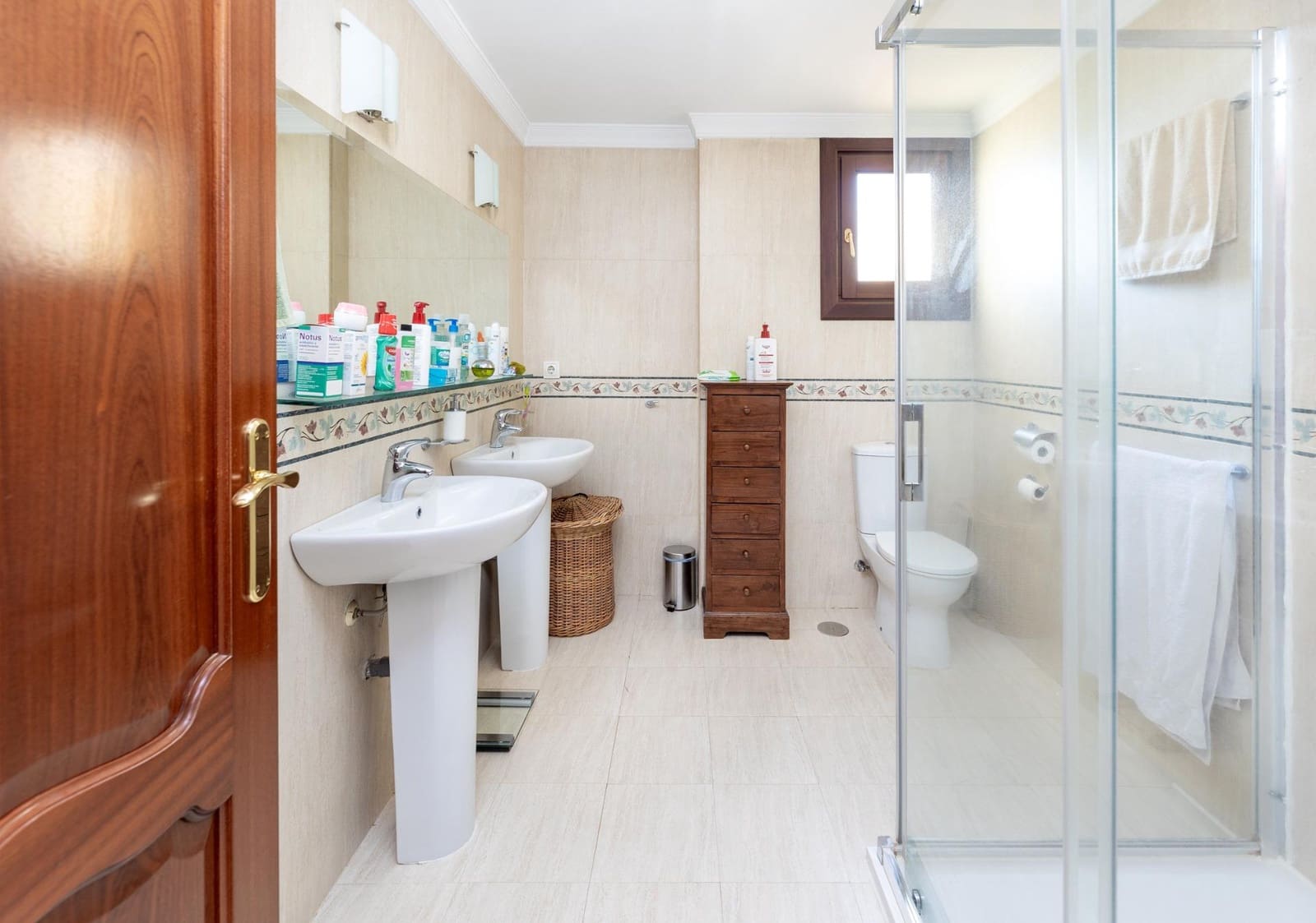 5 sypialnia Willa na sprzedaż w Cajar z basenem garażem - 495 000 € (Ref: 10041328)