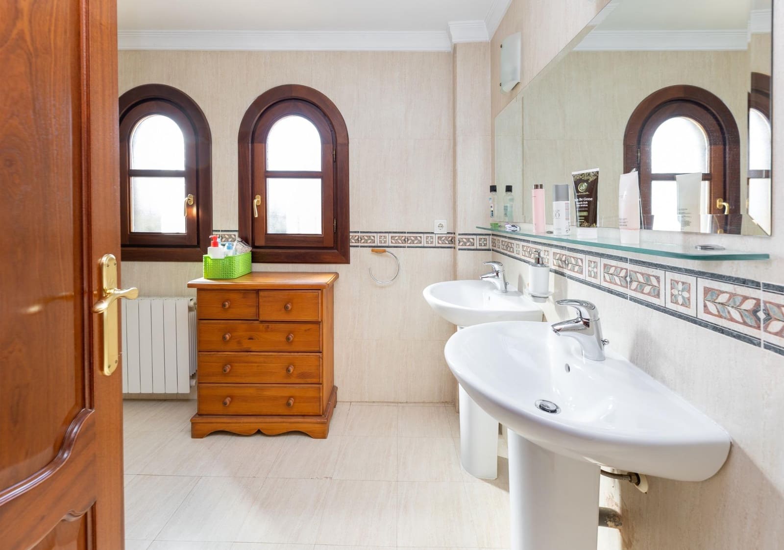 5 sypialnia Willa na sprzedaż w Cajar z basenem garażem - 495 000 € (Ref: 10041328)