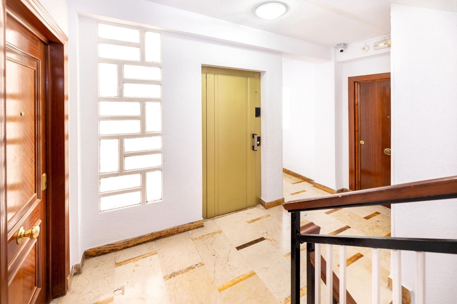 3 bedroom Flat for sale in Granada city - € 260,000 (Ref: 10047552)