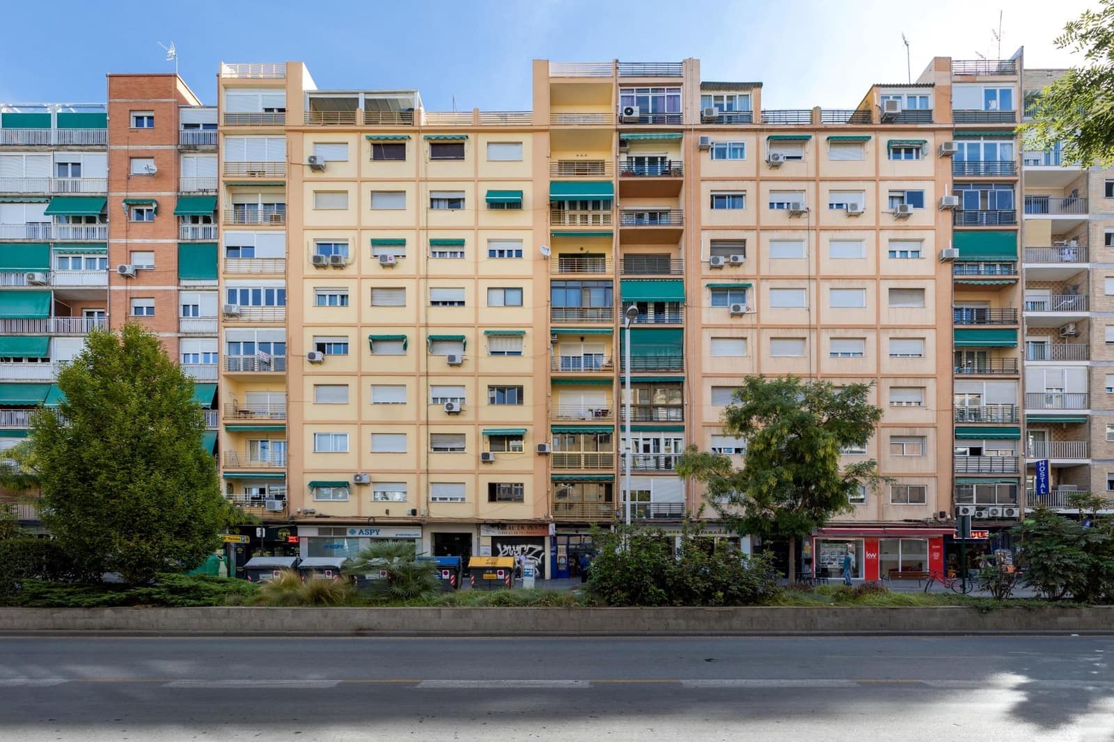 3 bedroom Flat for sale in Granada city - € 260,000 (Ref: 10047552)