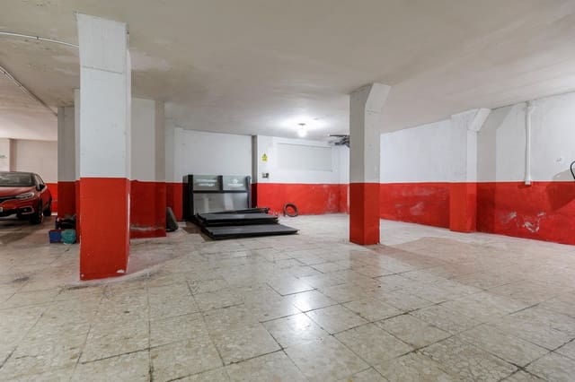Kaupallinen myytävänä paikassa Carretera de la Sierra, Granada kaupunki - 200 000 € (Ref: 10049563)