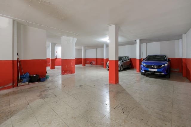 Kaupallinen myytävänä paikassa Carretera de la Sierra, Granada kaupunki - 200 000 € (Ref: 10049563)