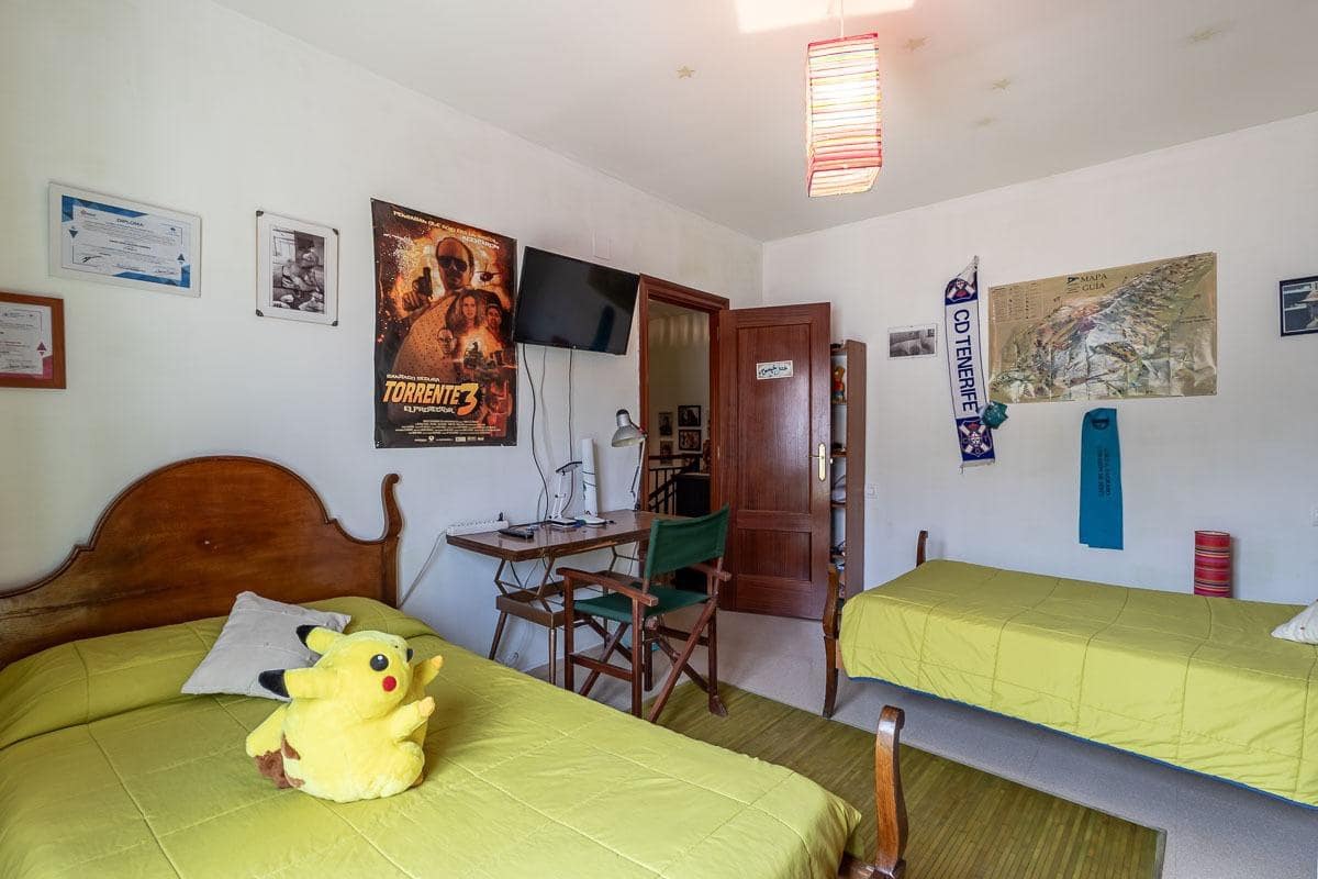 5 bedroom Semi-detached Villa for sale in Alhendin with garage - € 260,000 (Ref: 10055539)