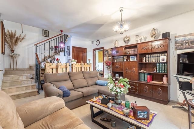 5 bedroom Semi-detached Villa for sale in Alhendín with garage - € 260,000 (Ref: 10055539)