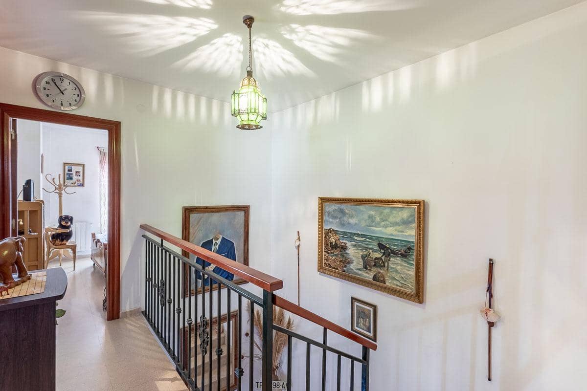 5 bedroom Semi-detached Villa for sale in Alhendin with garage - € 260,000 (Ref: 10055539)