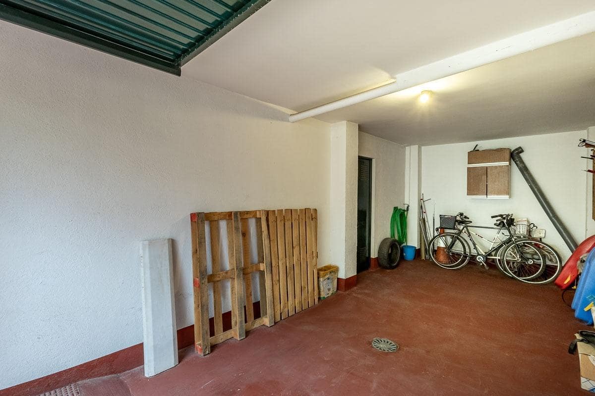 5 bedroom Semi-detached Villa for sale in Alhendin with garage - € 260,000 (Ref: 10055539)