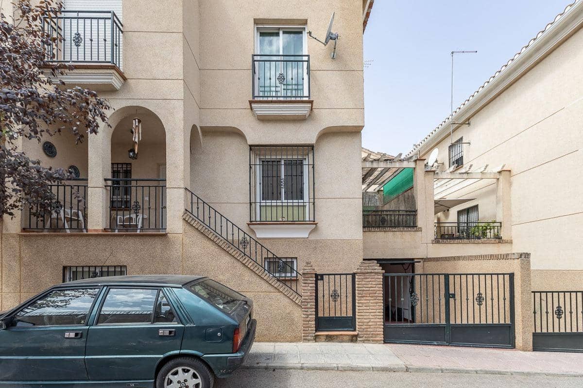 5 bedroom Semi-detached Villa for sale in Alhendin with garage - € 260,000 (Ref: 10055539)