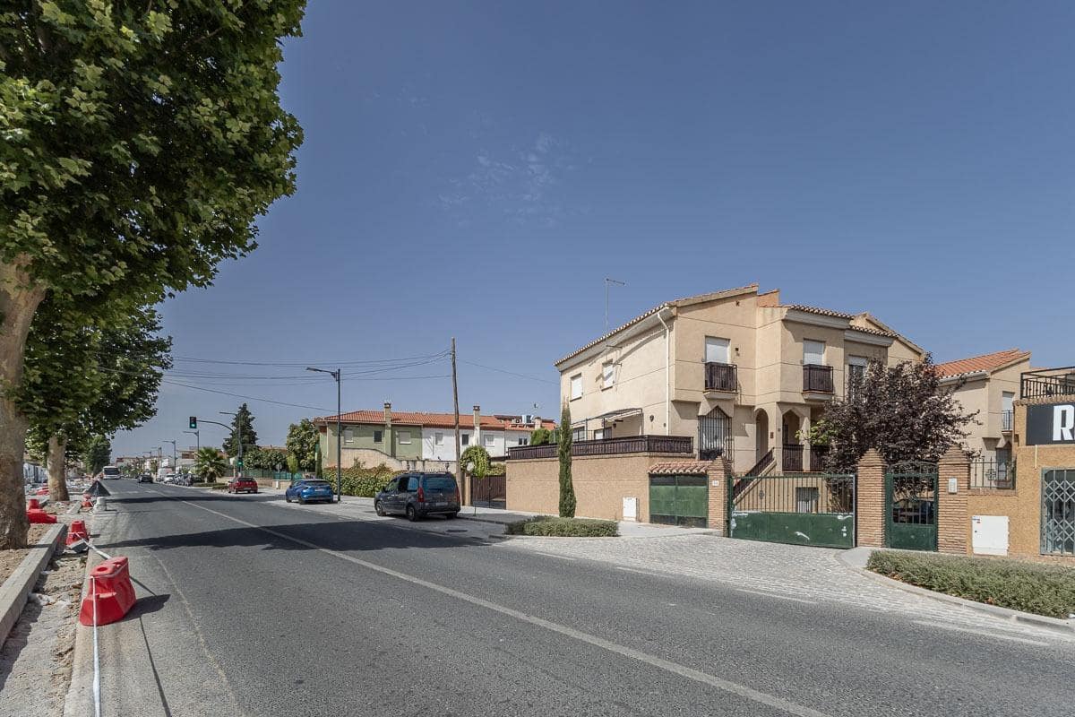 5 bedroom Semi-detached Villa for sale in Alhendin with garage - € 260,000 (Ref: 10055539)