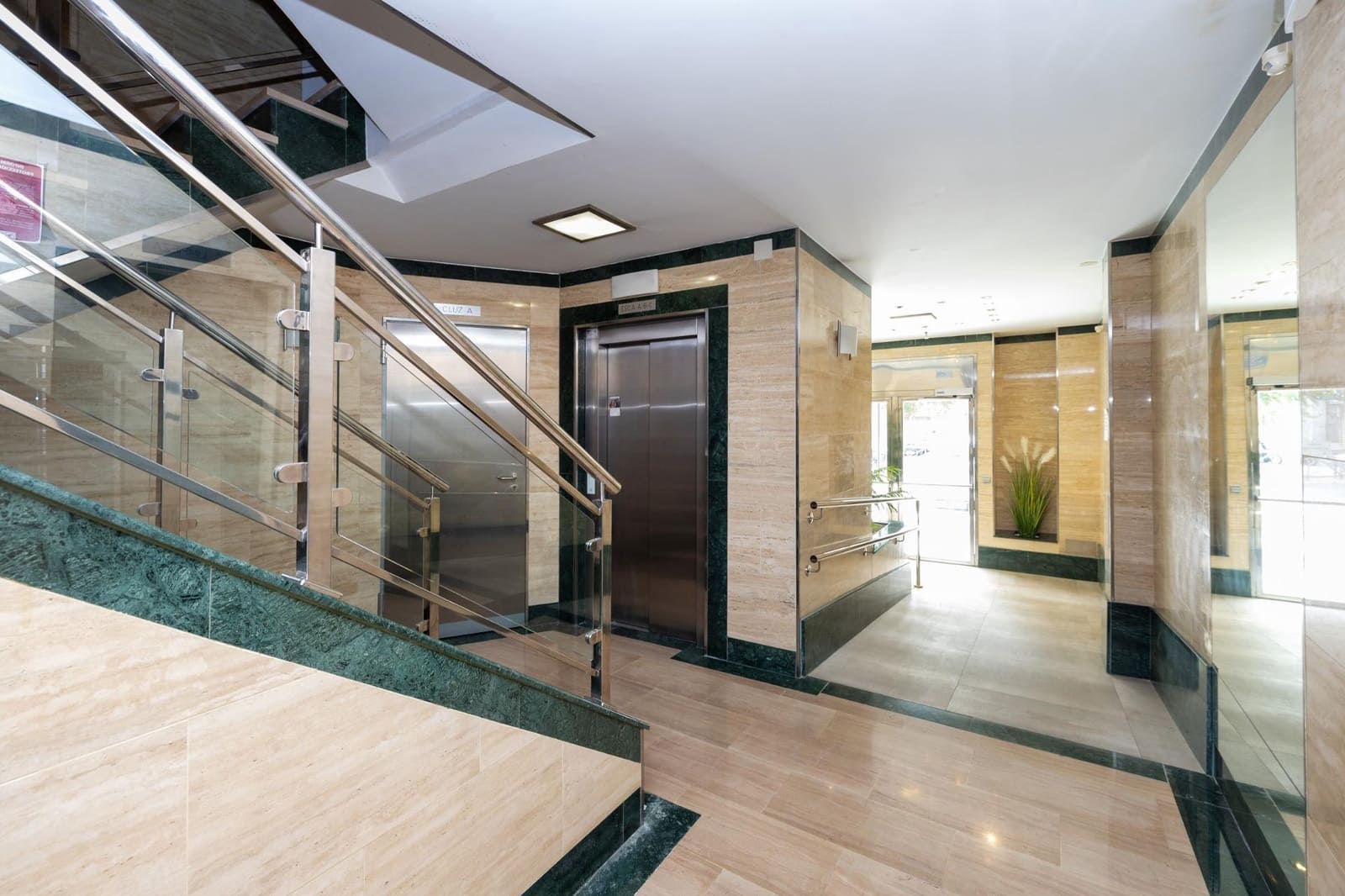 3 sypialnia Mieszkanie na sprzedaż w Miasto Grenada - 240 000 € (Ref: 10055540)