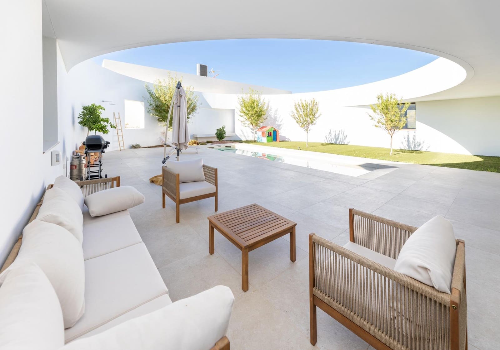 4 soveværelse Villa til salg i Albolote med swimmingpool garage - € 890.000 (Ref: 10055541)