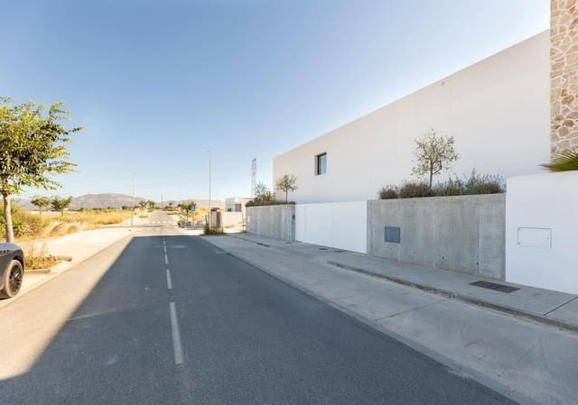 4 sypialnia Willa na sprzedaż w Albolote z basenem garażem - 890 000 € (Ref: 10055541)