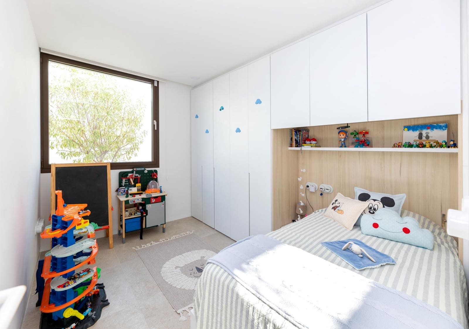 4 soveværelse Villa til salg i Albolote med swimmingpool garage - € 890.000 (Ref: 10055541)