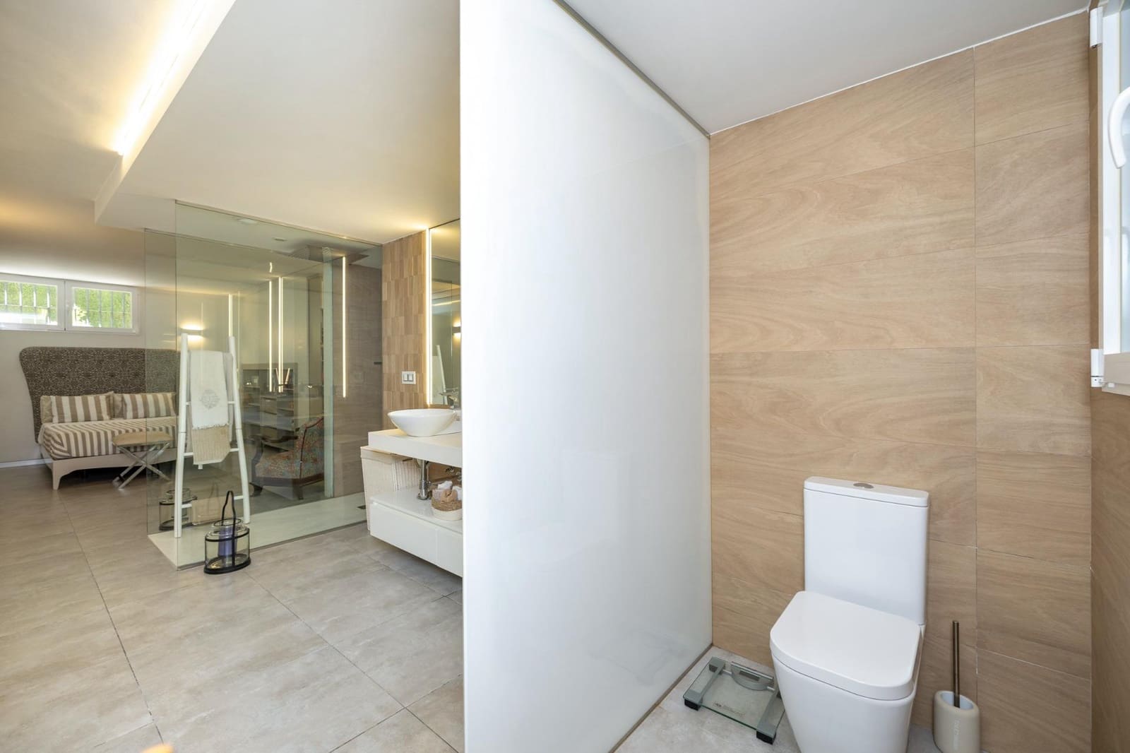Chalet de 4 habitaciones en Ambroz en venta con garaje - 420.000 € (Ref: 10059433)