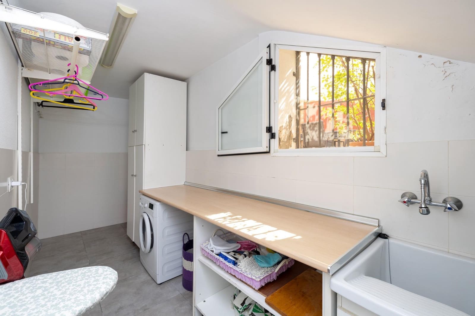 Chalet de 4 habitaciones en Ambroz en venta con garaje - 420.000 € (Ref: 10059433)