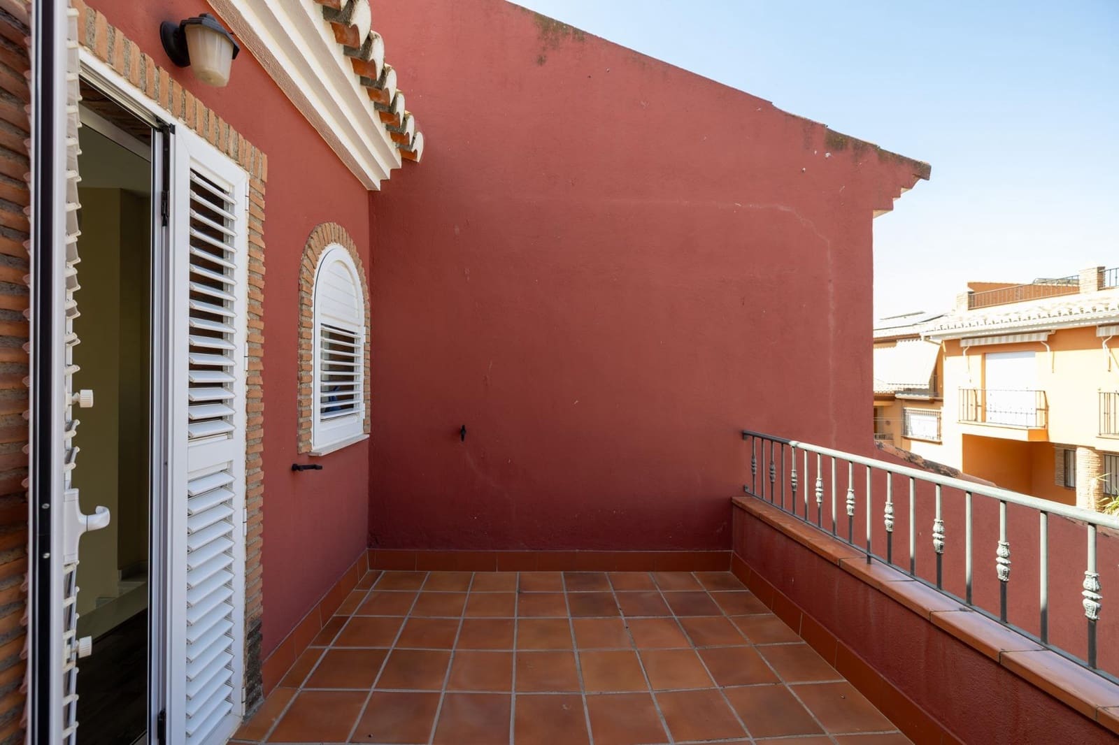 Chalet de 4 habitaciones en Ambroz en venta con garaje - 420.000 € (Ref: 10059433)