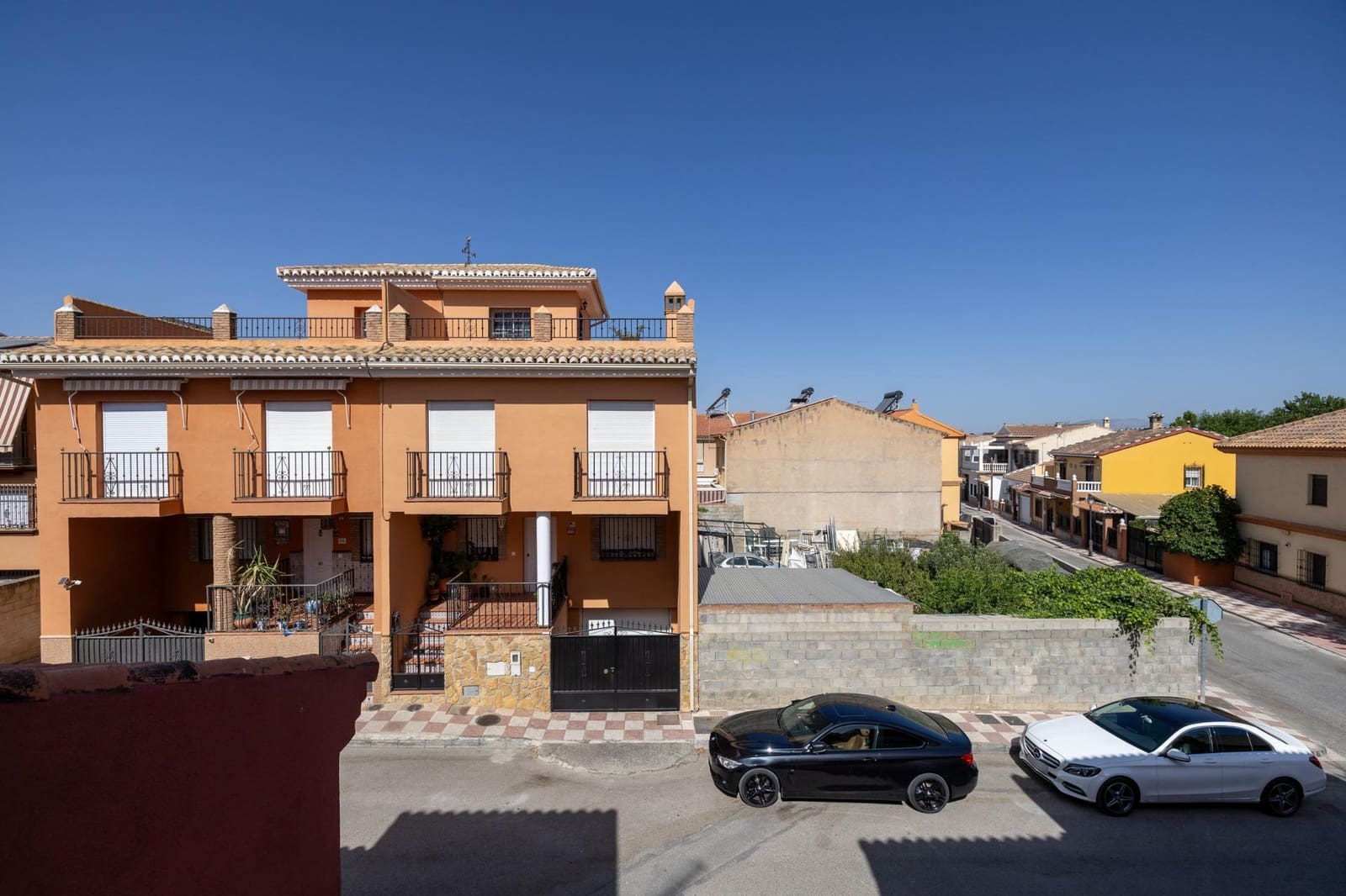 Chalet de 4 habitaciones en Ambroz en venta con garaje - 420.000 € (Ref: 10059433)