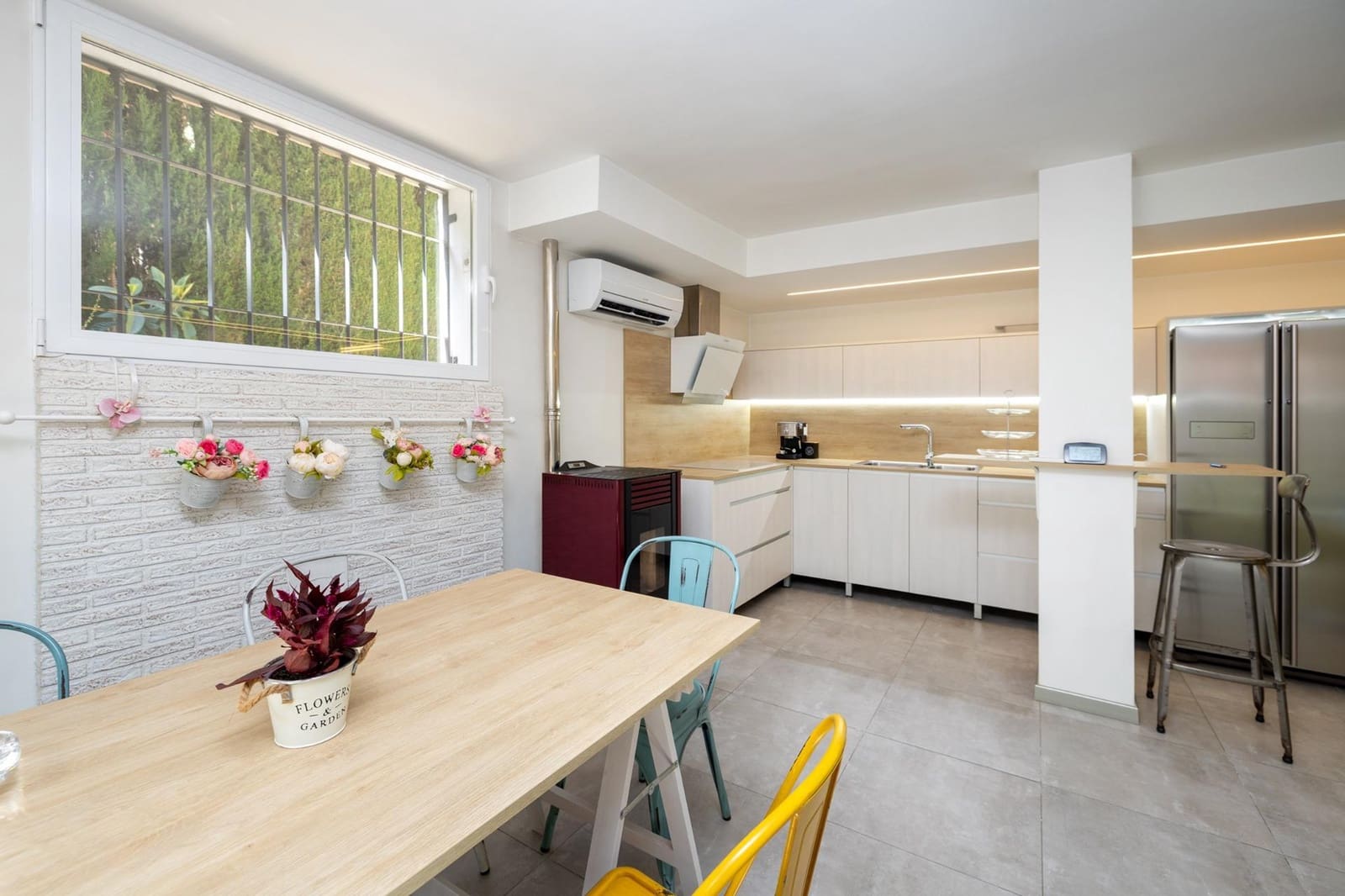 Chalet de 4 habitaciones en Ambroz en venta con garaje - 420.000 € (Ref: 10059433)