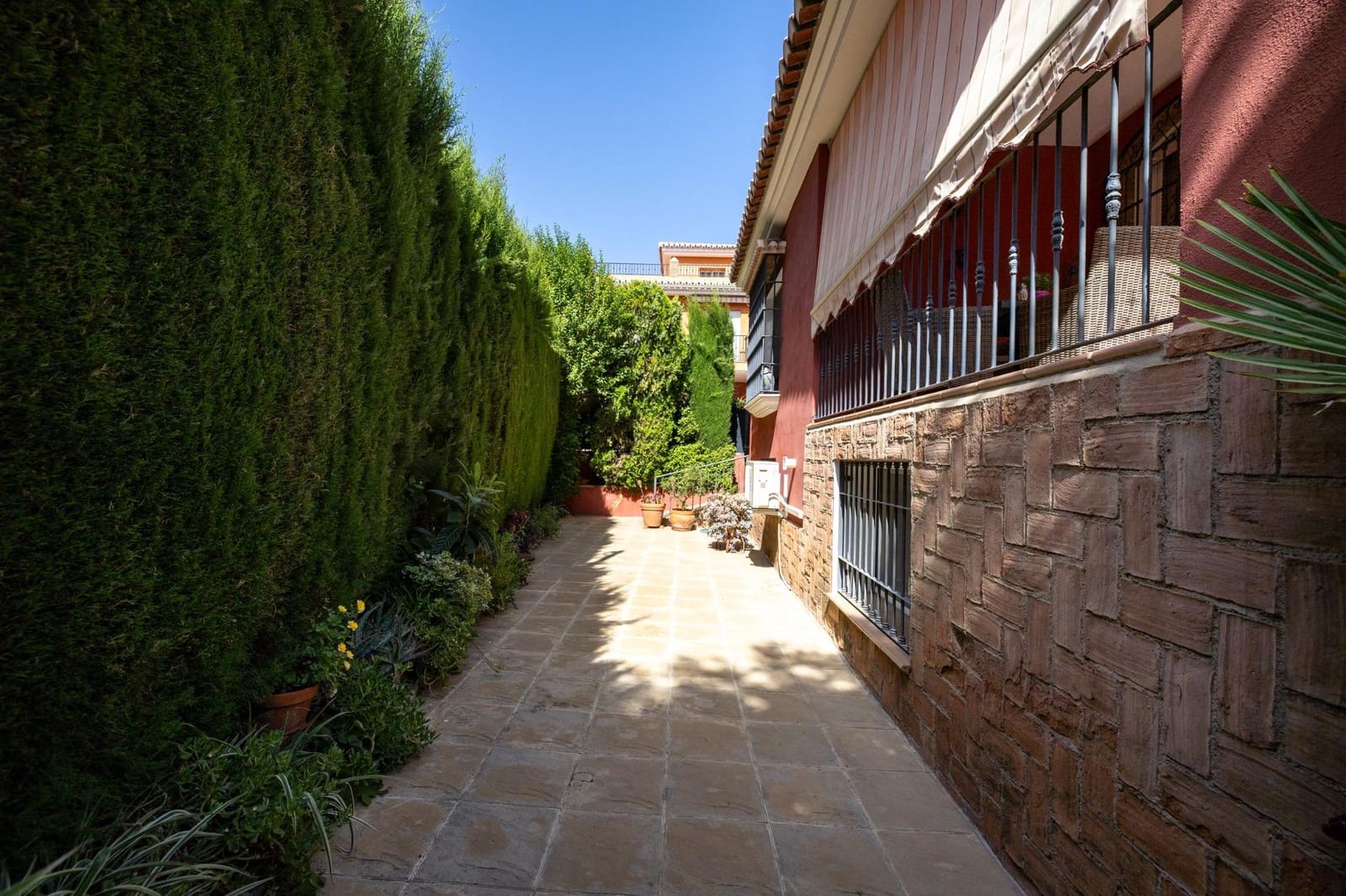 Chalet de 4 habitaciones en Ambroz en venta con garaje - 420.000 € (Ref: 10059433)