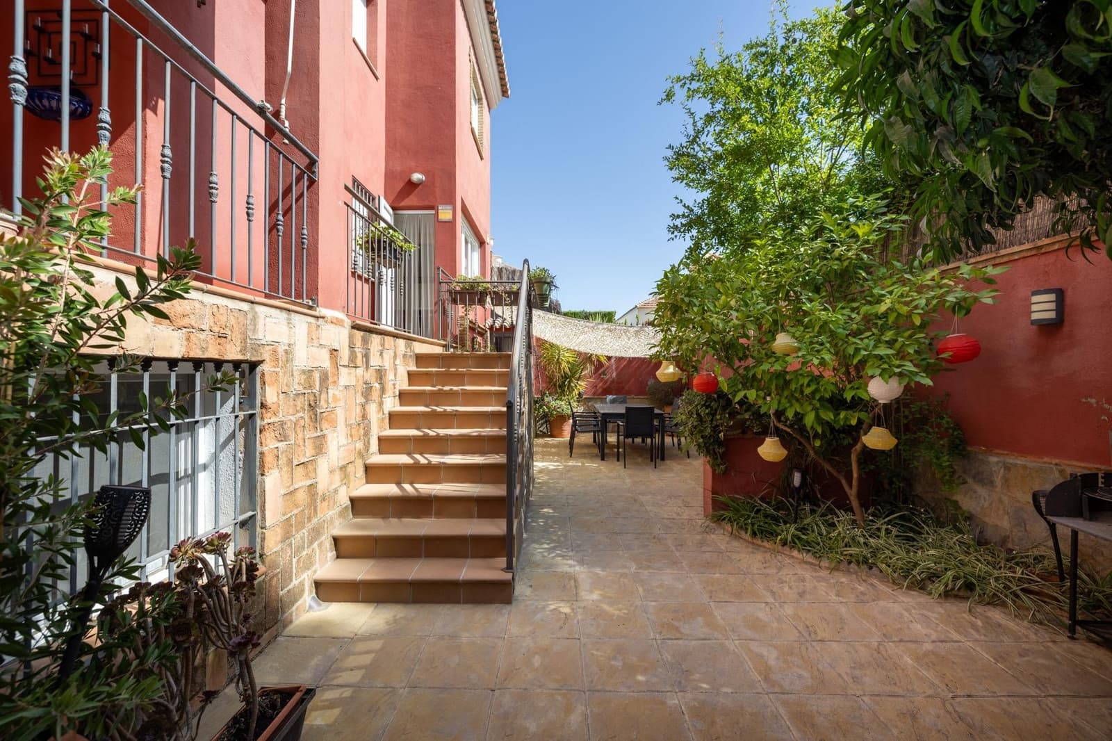 Chalet de 4 habitaciones en Ambroz en venta con garaje - 420.000 € (Ref: 10059433)