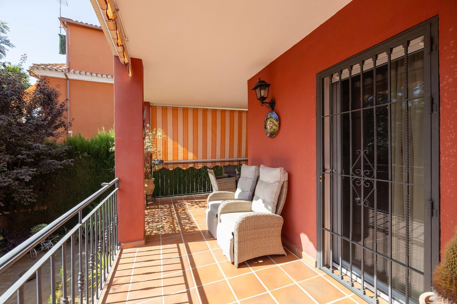 Chalet de 4 habitaciones en Ambroz en venta con garaje - 420.000 € (Ref: 10059433)