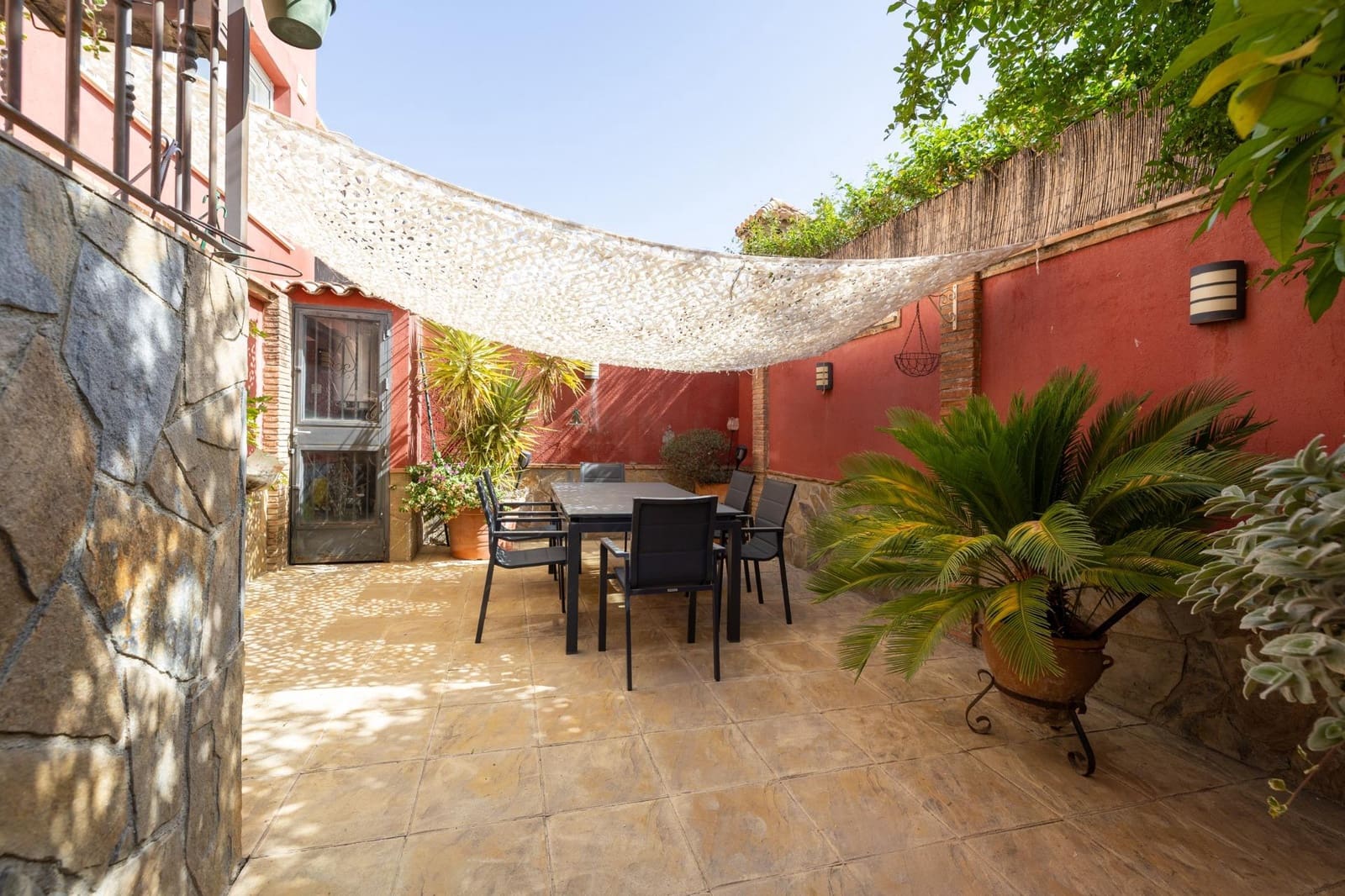 Chalet de 4 habitaciones en Ambroz en venta con garaje - 420.000 € (Ref: 10059433)
