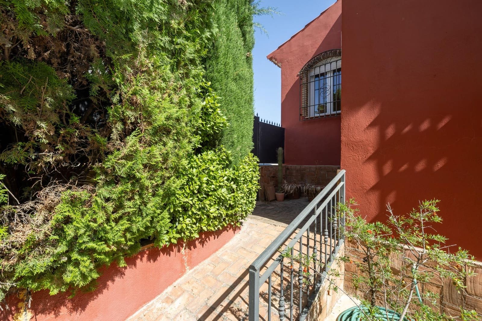 Chalet de 4 habitaciones en Ambroz en venta con garaje - 420.000 € (Ref: 10059433)