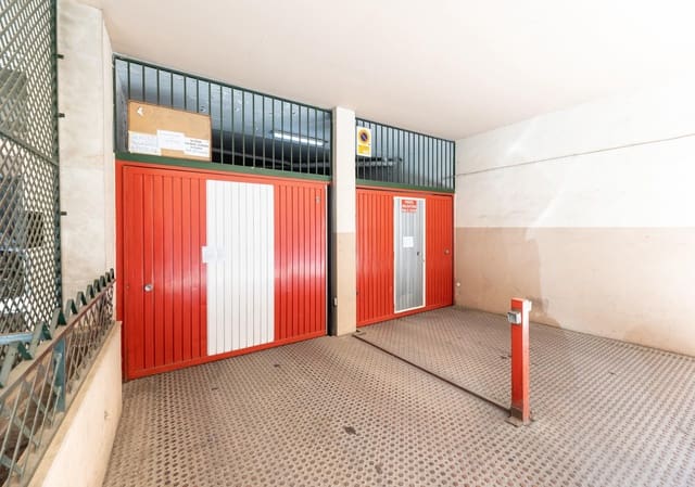 Garasje til salgs i Centro, Granada by - € 35 900 (Ref: 10059435)