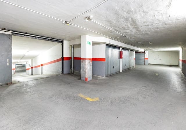 Garasje til salgs i Centro, Granada by - € 35 900 (Ref: 10059435)