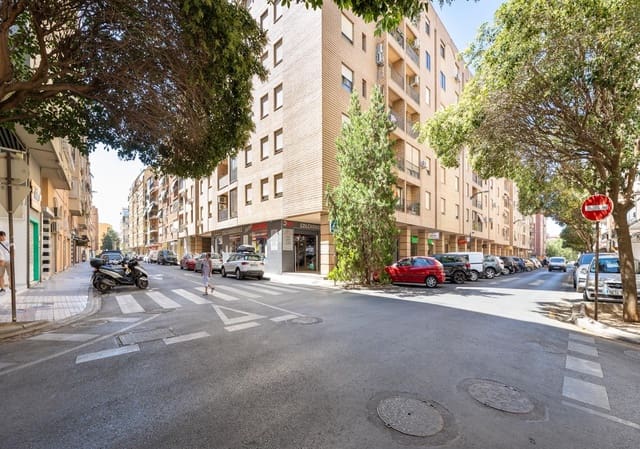 Garasje til salgs i Centro, Granada by - € 35 900 (Ref: 10059435)