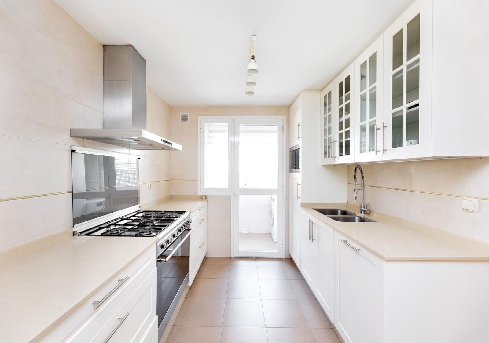 Adosado de 3 habitaciones en Granada ciudad en venta con piscina garaje - 390.000 € (Ref: 10059437)