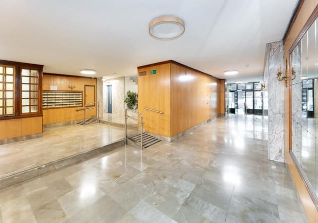 3 soveværelse Lejlighed til salg i Granada by - € 315.000 (Ref: 10059438)