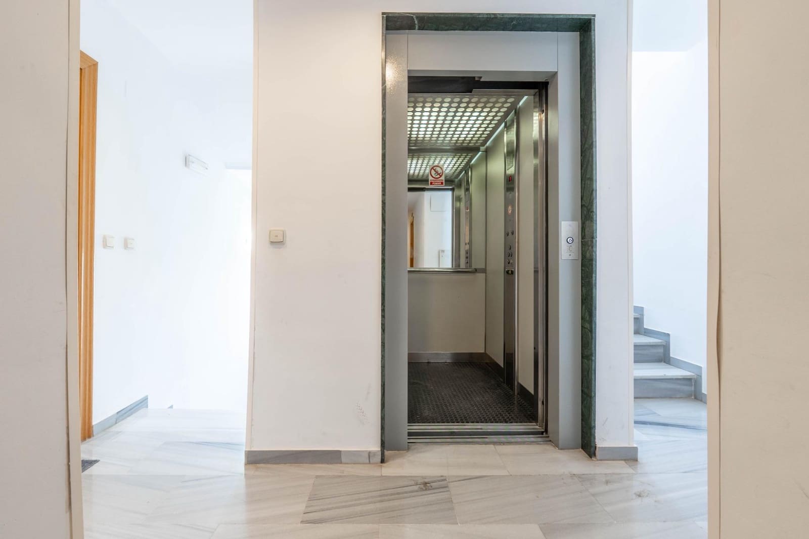 Piso de 3 habitaciones en Las Gabias en venta con garaje - 240.000 € (Ref: 10062204)