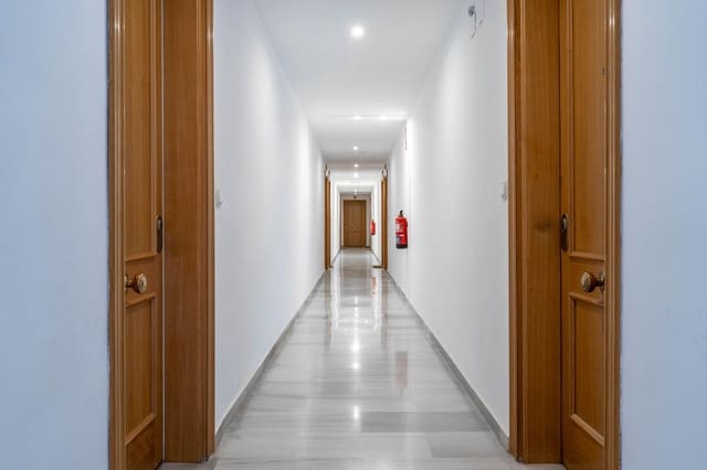 Piso de 3 habitaciones en Las Gabias en venta con garaje - 240.000 € (Ref: 10062204)