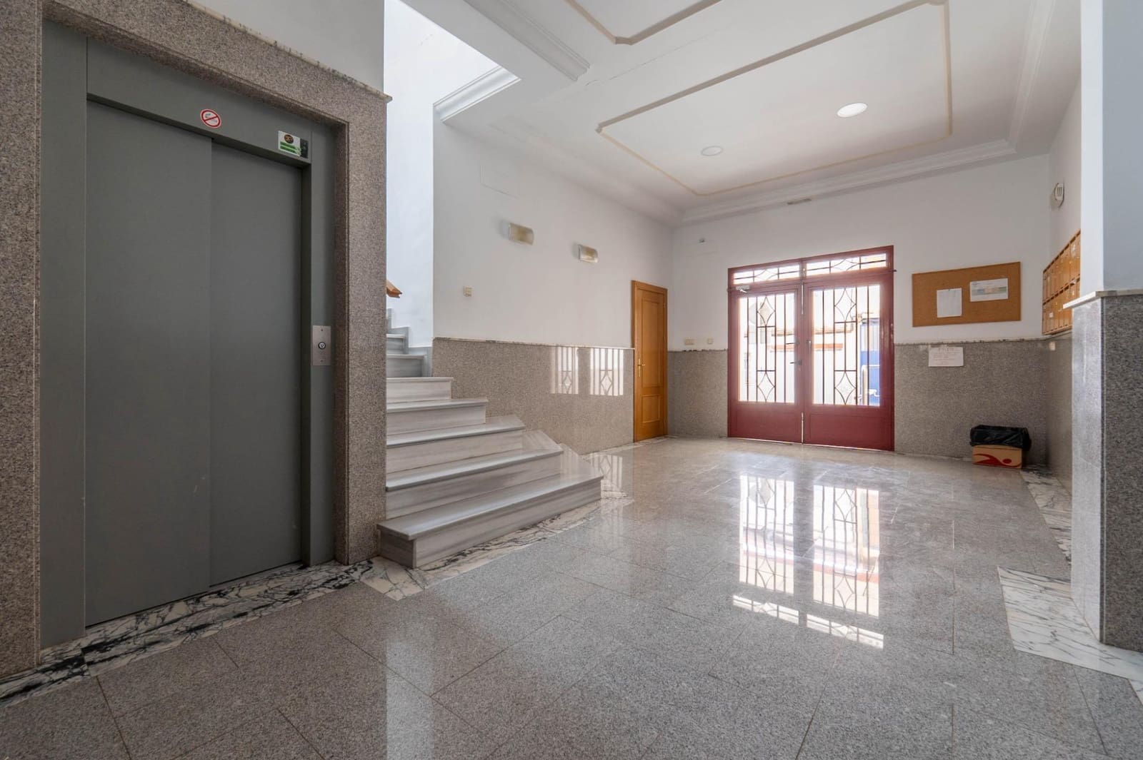 Piso de 3 habitaciones en Las Gabias en venta con garaje - 240.000 € (Ref: 10062204)