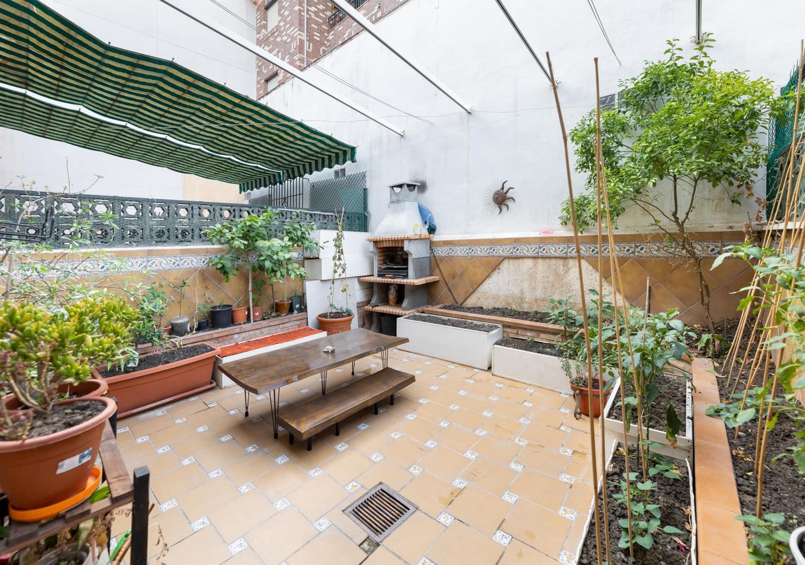 Adosado de 4 habitaciones en Cájar en venta con piscina - 275.000 € (Ref: 10062205)
