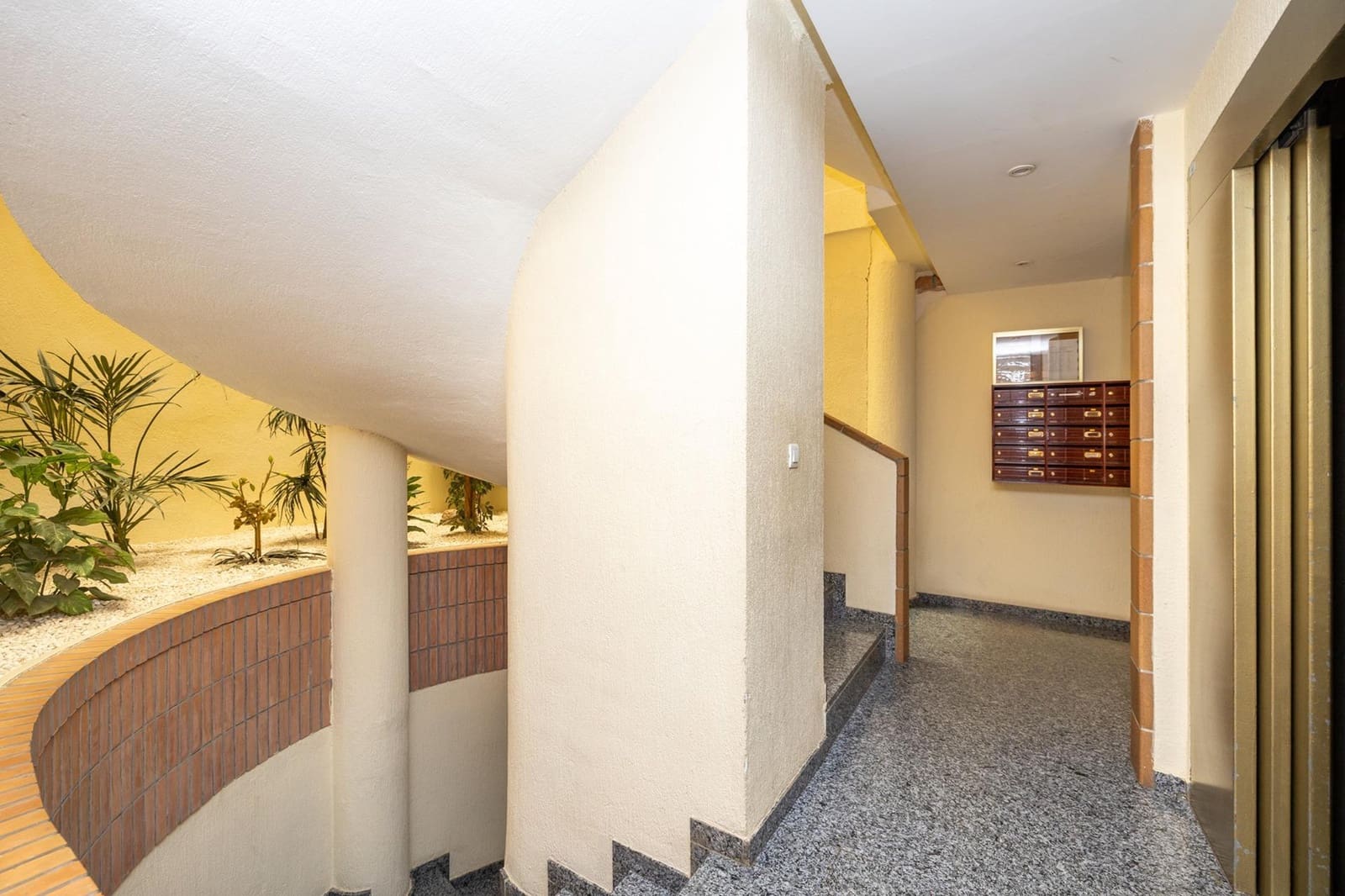 1 Zimmer Apartment zu verkaufen in Granada Stadt - 249.900 € (Ref: 10067884)