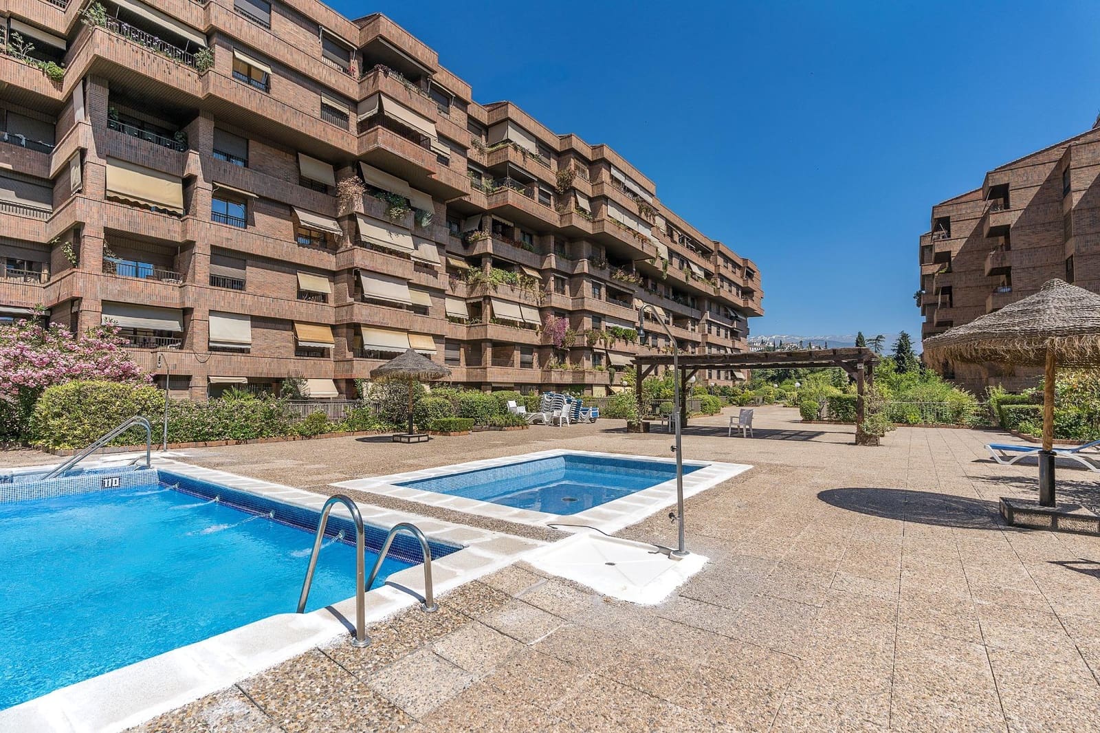 1 chambre Appartement à vendre à Grenade ville avec piscine garage - 190 000 € (Ref: 10078289)