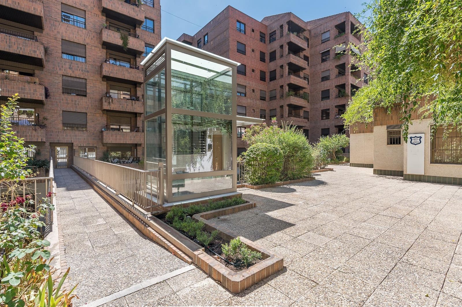 1 chambre Appartement à vendre à Grenade ville avec piscine garage - 190 000 € (Ref: 10078289)