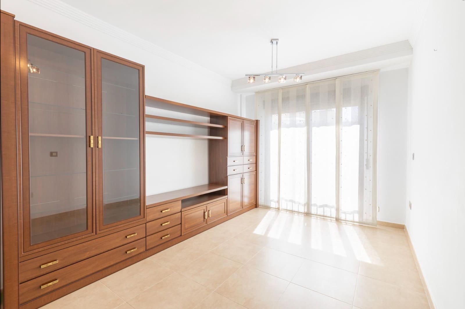 2 slaapkamer Flat te koop in La Zubia met garage - € 198.000 (Ref: 10081143)