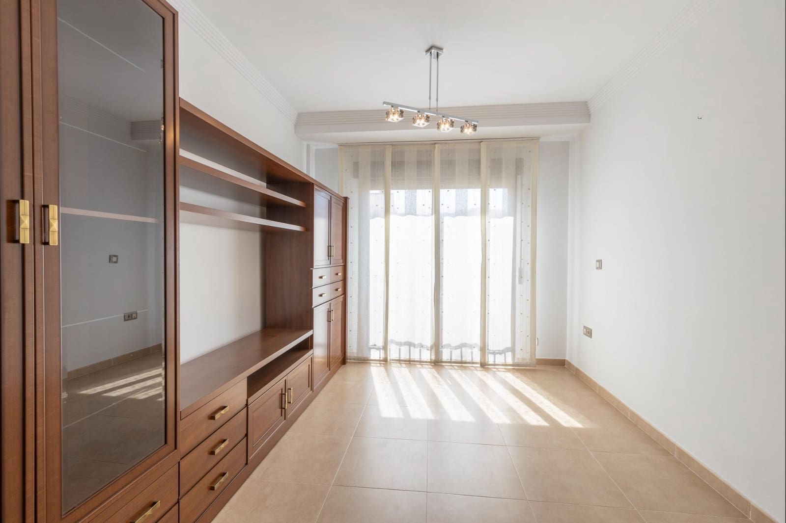 2 slaapkamer Flat te koop in La Zubia met garage - € 198.000 (Ref: 10081143)