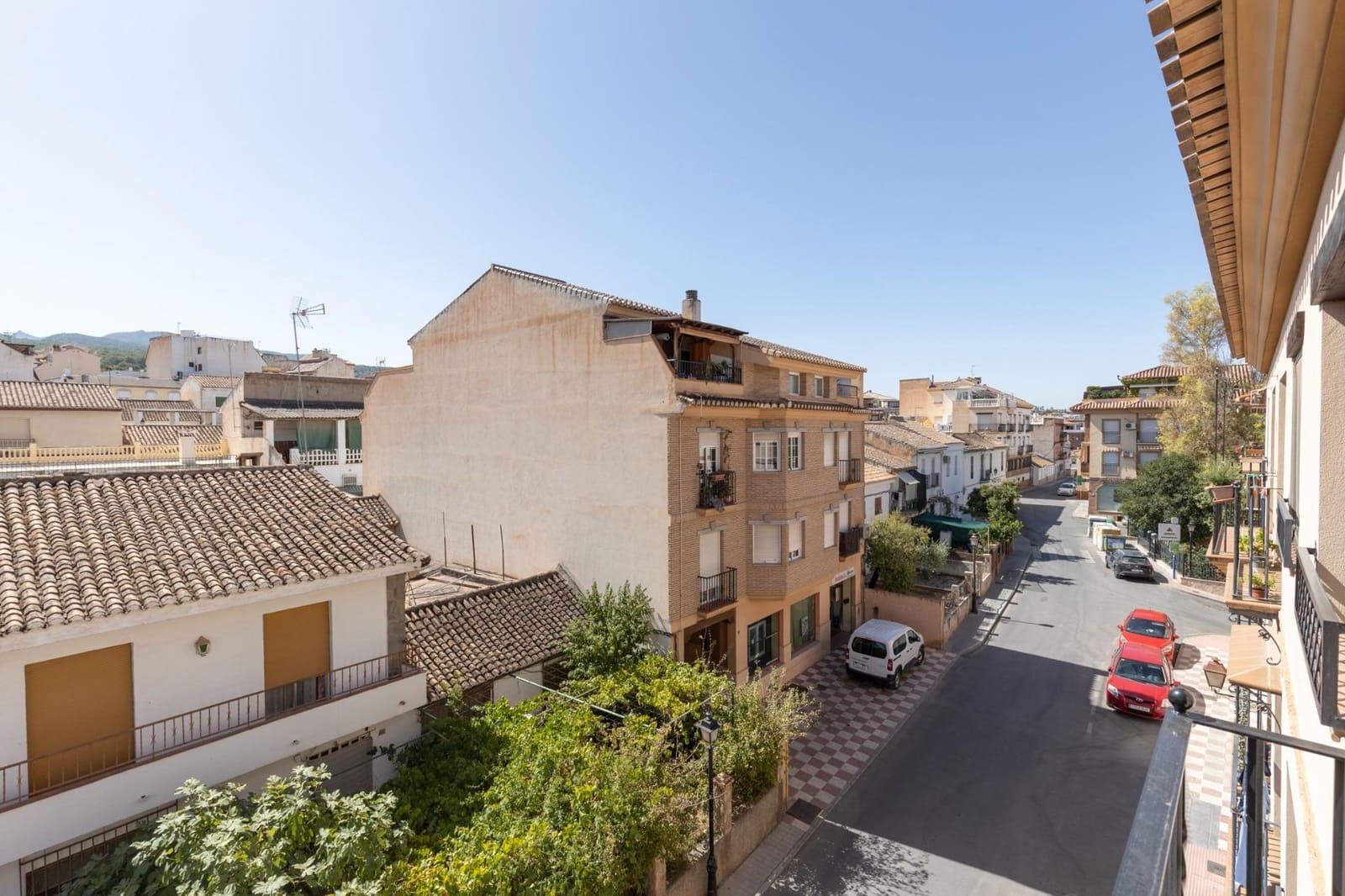 2 slaapkamer Flat te koop in La Zubia met garage - € 198.000 (Ref: 10081143)