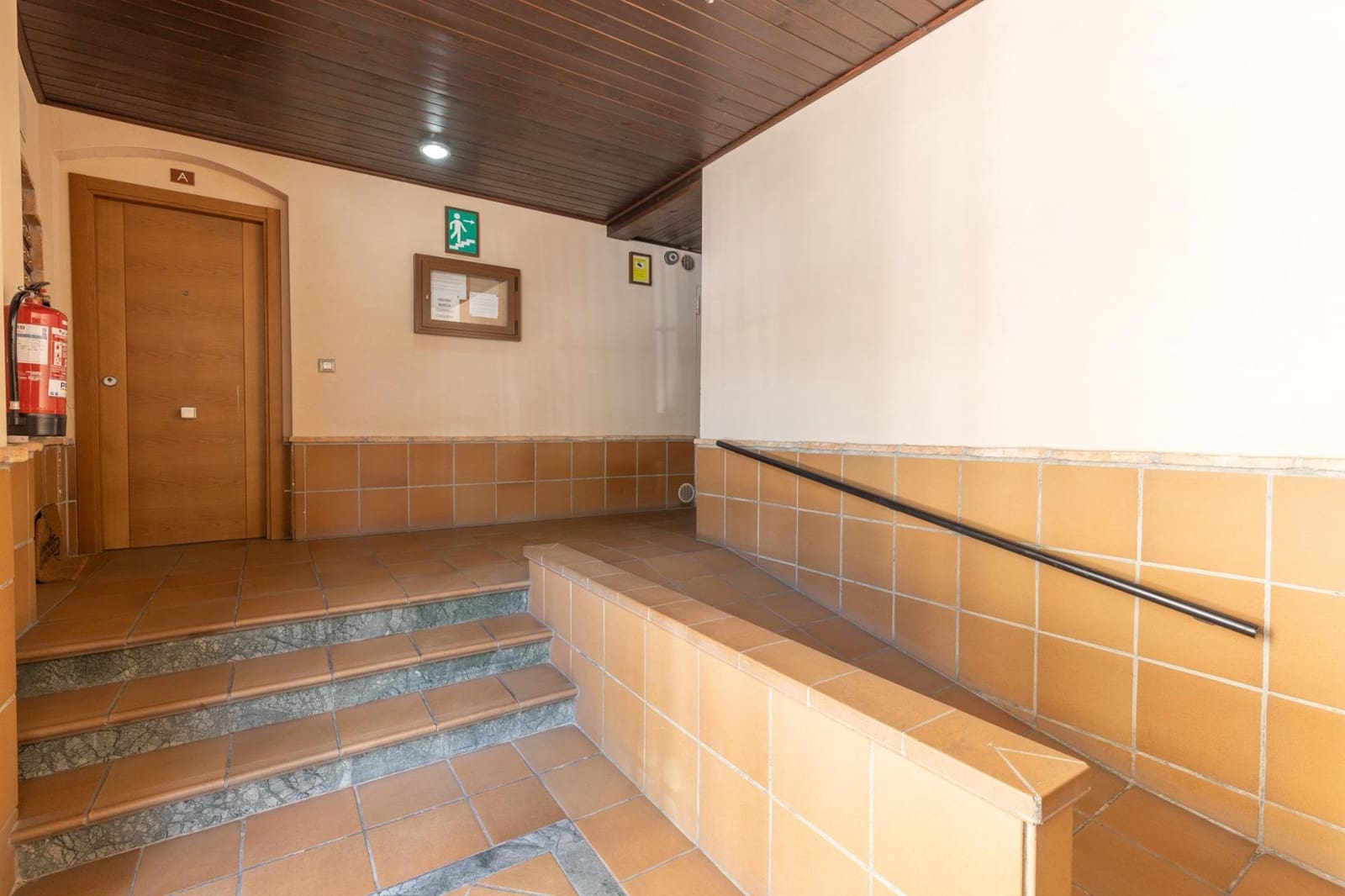 2 slaapkamer Flat te koop in La Zubia met garage - € 198.000 (Ref: 10081143)