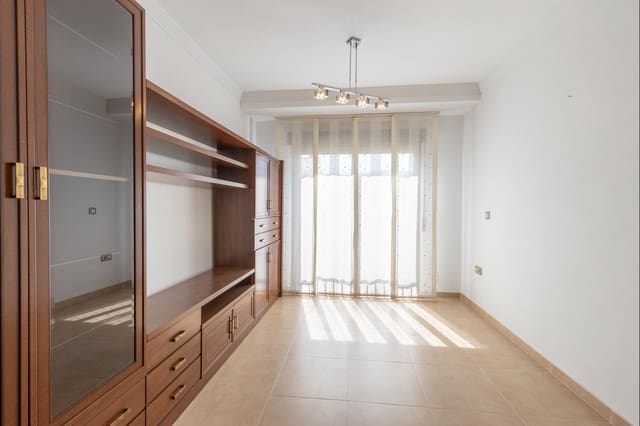 2 slaapkamer Flat te koop in La Zubia met garage - € 198.000 (Ref: 10081143)