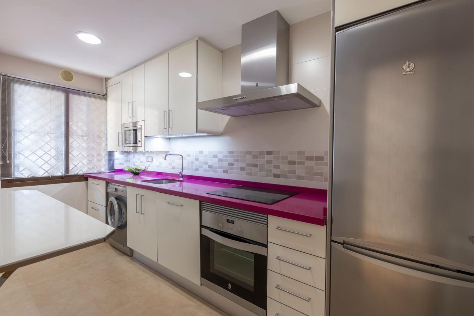 2 slaapkamer Flat te koop in La Zubia met garage - € 198.000 (Ref: 10081143)