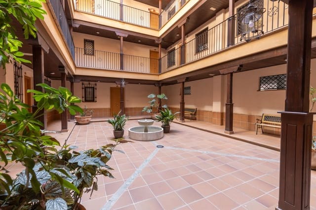2 slaapkamer Flat te koop in La Zubia met garage - € 198.000 (Ref: 10081143)